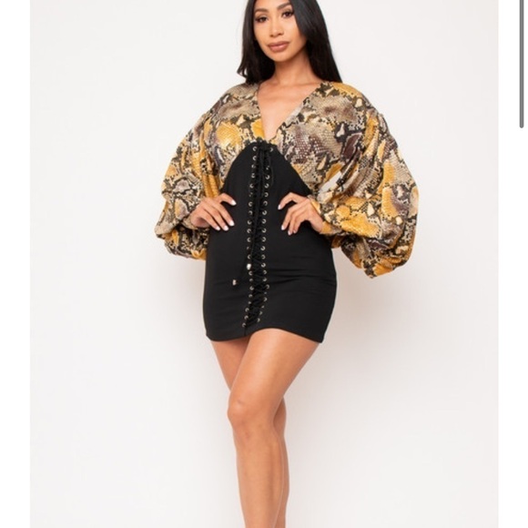 SHADES OF BLONDE LACE UP BALLOON SLEEVES REPTILE PRINT MINI DRESS SIZE LARGE NWT - Picture 2 of 10